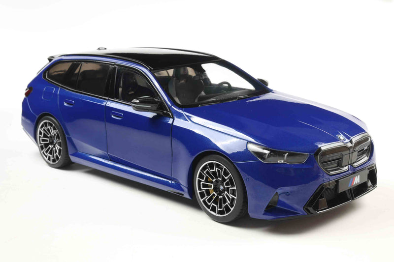 Chargez l&#39;image dans la visionneuse de la galerie, Bmw M5 TOURING BLEU MARINA BAY MÉTALLISÉ 2024 SOLIDO 1:18
