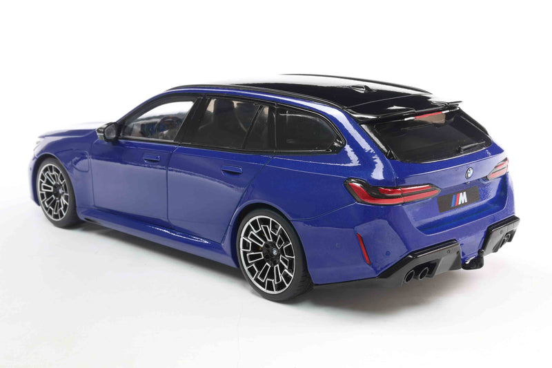 Chargez l&#39;image dans la visionneuse de la galerie, Bmw M5 TOURING BLEU MARINA BAY MÉTALLISÉ 2024 SOLIDO 1:18
