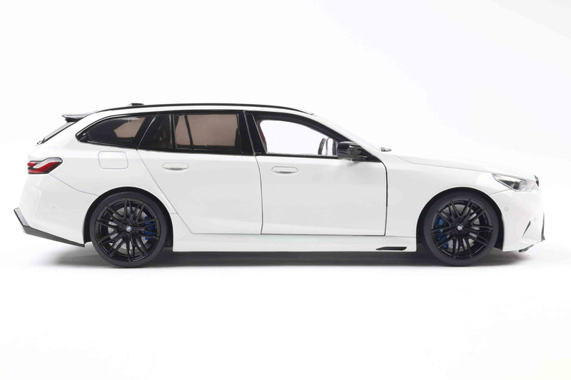 Chargez l&#39;image dans la visionneuse de la galerie, Bmw M5 TOURING BLANC ALPINE 2025 SOLIDO 1:18
