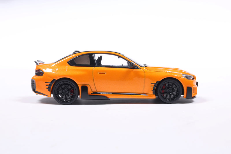 Laad de afbeelding in de Gallery-viewer, BMW M2 M PERFORMANCE PAPAYA ORANJE 2024 SOLIDO 1:43
