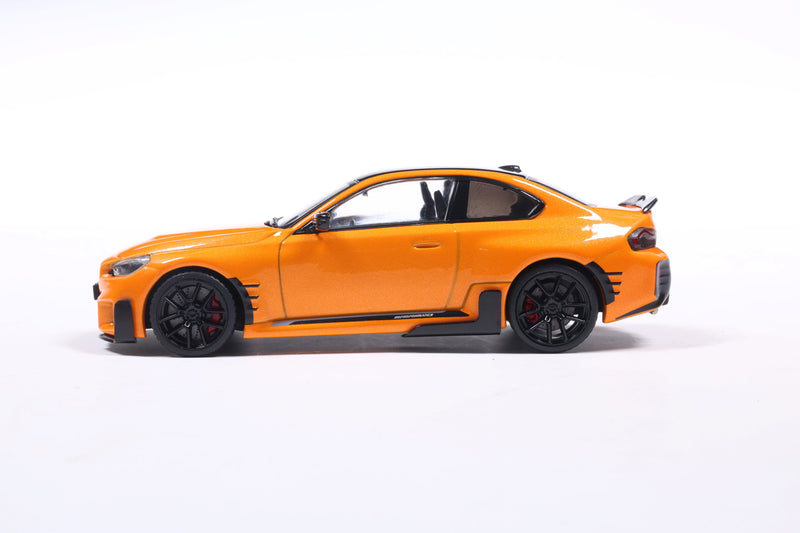 Laad de afbeelding in de Gallery-viewer, BMW M2 M PERFORMANCE PAPAYA ORANJE 2024 SOLIDO 1:43
