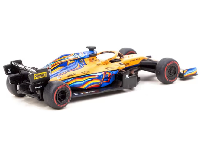 Load image into Gallery viewer, McLaren MCL35M #3 Daniel Ricciardo Abu Dhabi Grand Prix 2021 TARMAC WORKS 1:64
