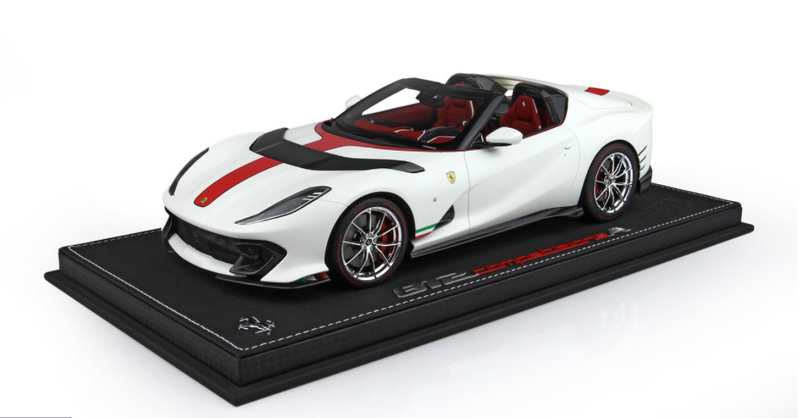 Chargez l&#39;image dans la visionneuse de la galerie, Ferrari 812 Competizione A blanc Italia avec vitrine (ÉDITION LIMITÉE 58/70 pièces) BBR Models 1:18
