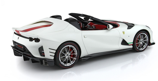 Ferrari 812 Competizione A blanc Italia avec vitrine (ÉDITION LIMITÉE 58/70 pièces) BBR Models 1:18