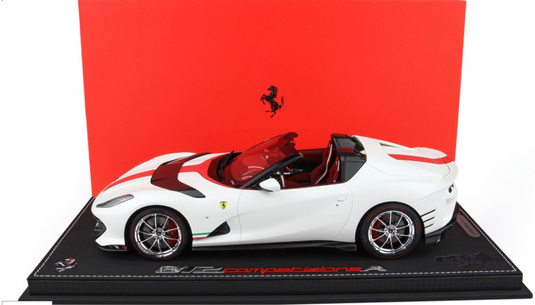Ferrari 812 Competizione A blanc Italia avec vitrine (ÉDITION LIMITÉE 58/70 pièces) BBR Models 1:18
