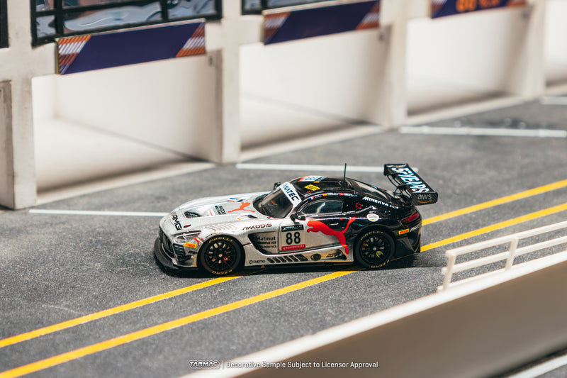 Laad de afbeelding in de Gallery-viewer, MERCEDES-BENZ AMG GT GT3 #88 JULES GOUNON 24H OF SPA WINNER 2022 TARMAC WORKS 1:64
