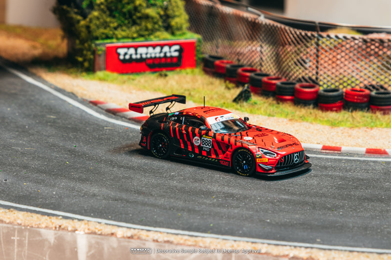 Laad de afbeelding in de Gallery-viewer, MERCEDES-BENZ AMG GT GT3 #888 MARO ENGEL BATHURST 12H 2026 TARMAC WORKS 1:64
