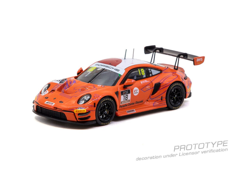 Laad de afbeelding in de Gallery-viewer, PORSCHE 911 (992) GT3 #18 HIROAKI NAGAI SUZUKA 1000KM 2025 TARMAC WORKS 1:64
