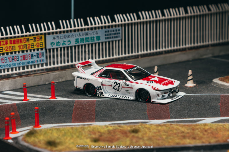 Chargez l'image dans la visionneuse de la galerie, NISSAN SKYLINE (R32) LB - KAIDO WORKS TARMAC 2026 TARMAC WORKS 1:64

