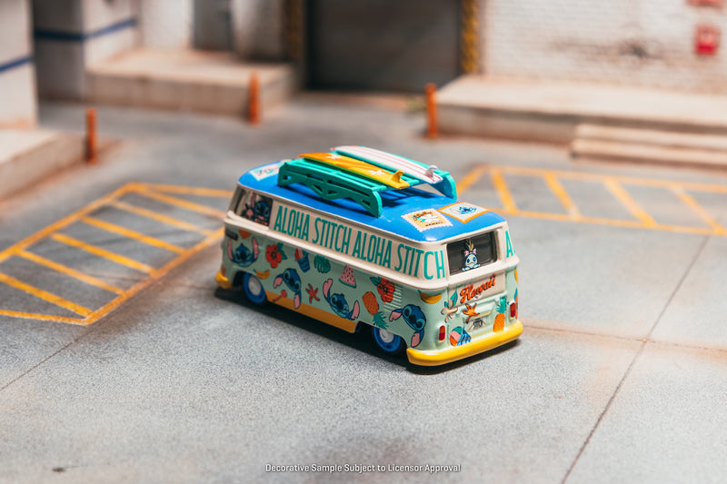 Laad de afbeelding in de Gallery-viewer, VOLKSWAGEN TRANSPORTER T1 PANEL VAN LILO &amp; STITCH 2025 TARMAC WORKS 1:64
