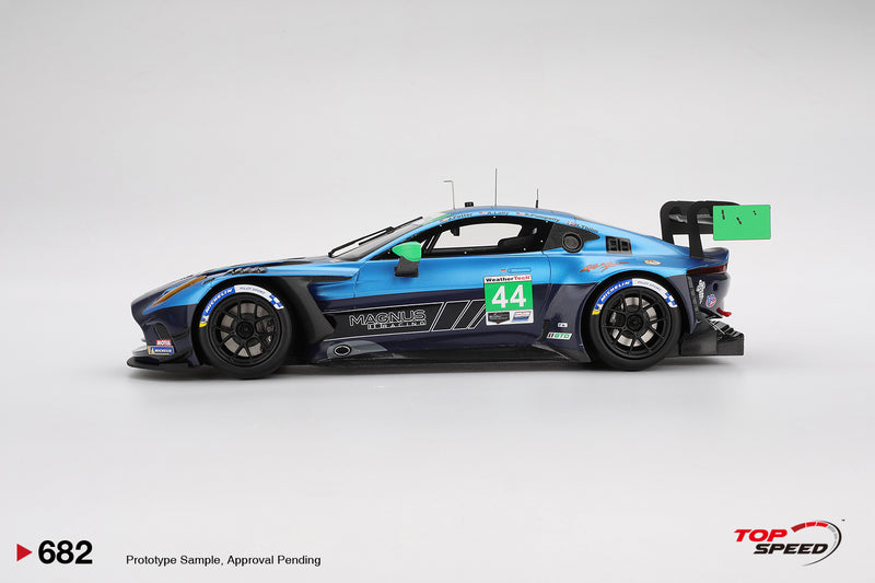 Chargez l&#39;image dans la visionneuse de la galerie, Aston Martin Vantage GT3 EVO #44 Magnus Racing 2025 IMSA Daytona 24 Heures TOP SPEED 1:18
