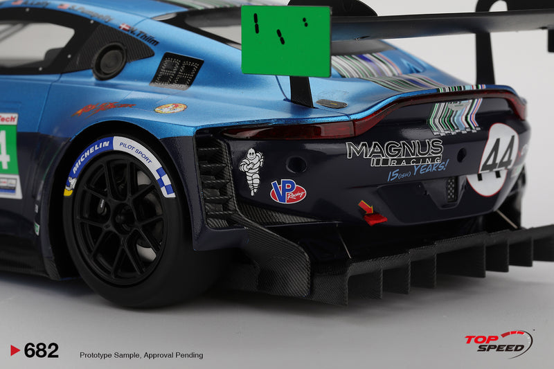 Chargez l&#39;image dans la visionneuse de la galerie, Aston Martin Vantage GT3 EVO #44 Magnus Racing 2025 IMSA Daytona 24 Heures TOP SPEED 1:18
