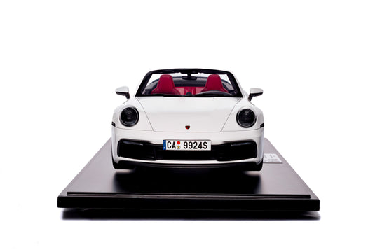 Porsche 911 (992) CARRERA 4S Cabriolet 2020 BLANC (ÉDITION LIMITÉE 25 pièces) HC MODELS 1:8