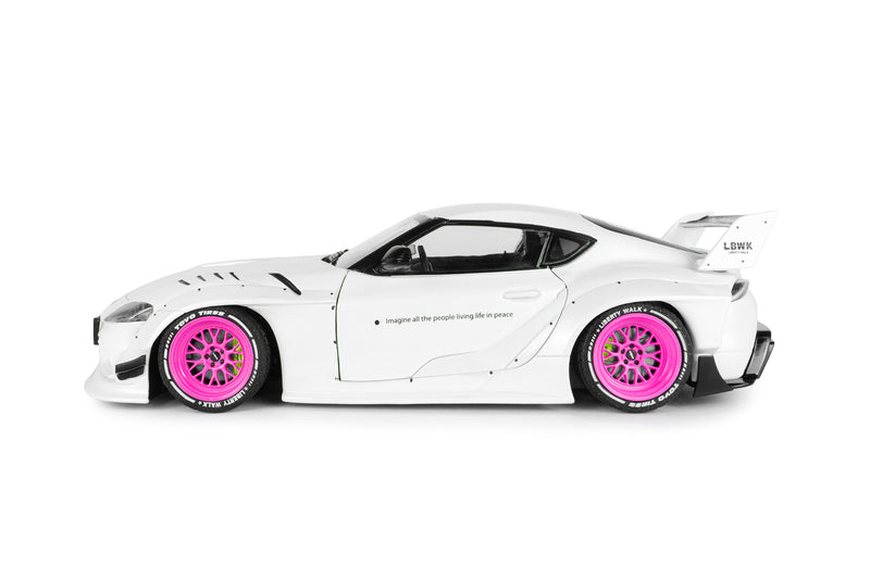 Chargez l'image dans la visionneuse de la galerie, TOYOTA GR SUPRA KIT CARROSSERIE LIBERTY WALK BLANC/ROSE 2025 SOLIDO 1:18
