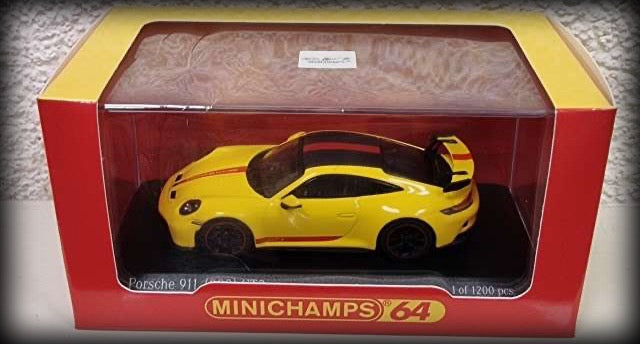 Chargez l&#39;image dans la visionneuse de la galerie, Porsche 911 (992) GT3 2021 MINICHAMPS 1:64
