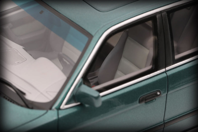 Chargez l&#39;image dans la visionneuse de la galerie, Bmw E34 PHASE I TOURING M5 1991 OTTOmobile 1:18
