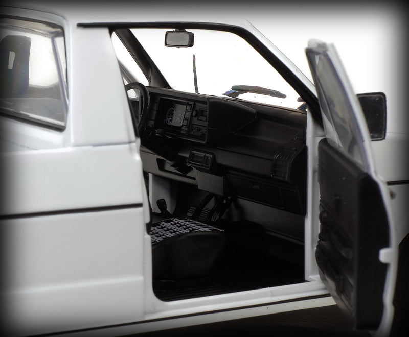 Chargez l&#39;image dans la visionneuse de la galerie, &lt;tc&gt;Volkswagen Caddy Mk.1 White 1982 SOLIDO 1:18&lt;/tc&gt;
