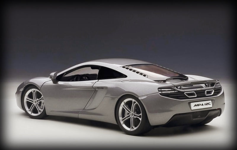 Laad de afbeelding in de Gallery-viewer, McLAREN MP4-12C AUTOart 1:18 (6782718476393)
