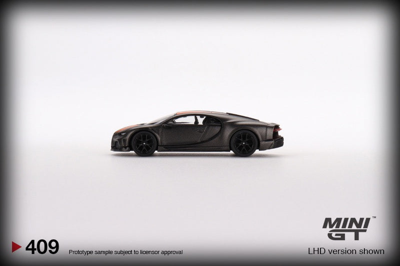 Chargez l&#39;image dans la visionneuse de la galerie, Bugatti CHIRON SUPER SPORT 300+ RECORD DU MONDE 304.773 mph MINI GT 1:64
