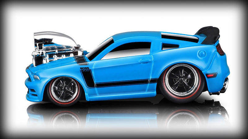 Laad de afbeelding in de Gallery-viewer, Ford MUSTANG BOSS 302 2013 Nr.16 MAISTO 1:64 (6834939527273)
