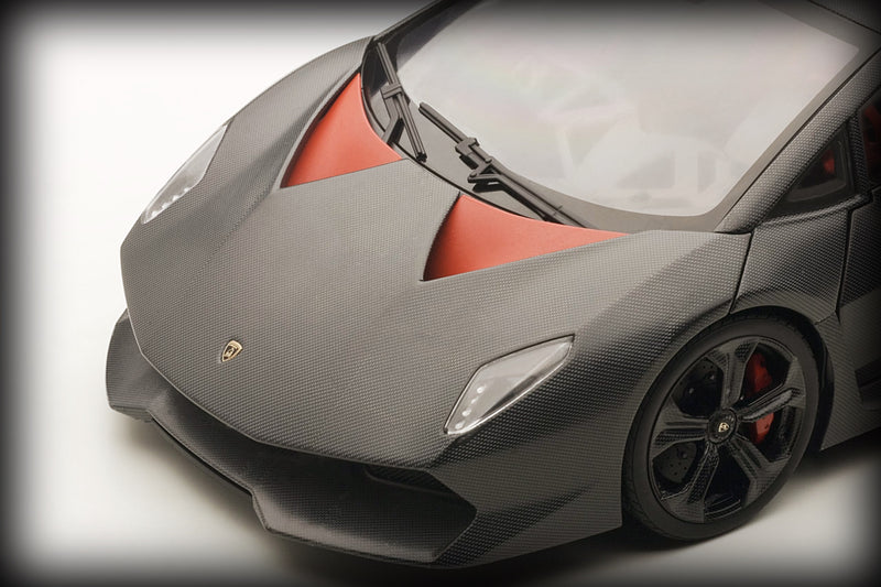 Laad de afbeelding in de Gallery-viewer, Lamborghini SESTO ELEMENTO 2010 AUTOart 1:18 (6782713299049)
