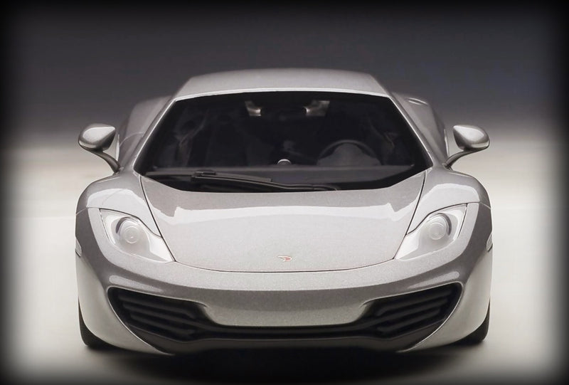 Laad de afbeelding in de Gallery-viewer, McLAREN MP4-12C AUTOart 1:18 (6782718476393)
