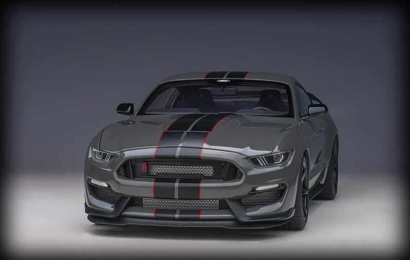 Chargez l&#39;image dans la visionneuse de la galerie, Ford SHELBY GT-350R 2017 AUTOart 1:18 (6810168393833)
