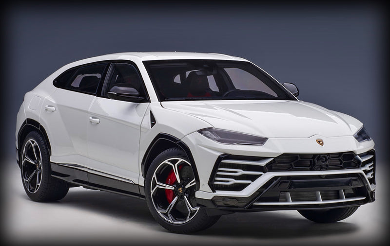 Laad de afbeelding in de Gallery-viewer, Lamborghini URUS 2018 AUTOart 1:18 (6793489678441)
