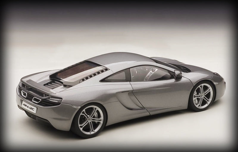 Laad de afbeelding in de Gallery-viewer, McLAREN MP4-12C AUTOart 1:18 (6782718476393)
