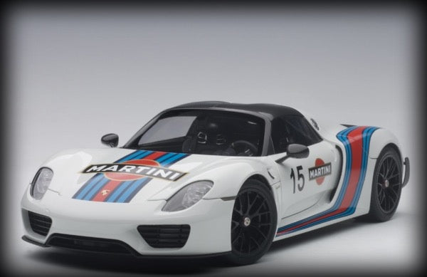 Load image into Gallery viewer, Porsche 918 SPYDER Nr.15 (MARTINI) AUTOart 1:18 (6814112252009)
