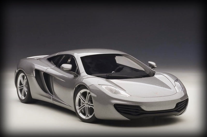 Laad de afbeelding in de Gallery-viewer, McLAREN MP4-12C AUTOart 1:18 (6782718476393)
