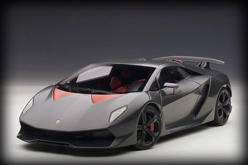 Laad de afbeelding in de Gallery-viewer, Lamborghini SESTO ELEMENTO 2010 AUTOart 1:18 (6782713299049)
