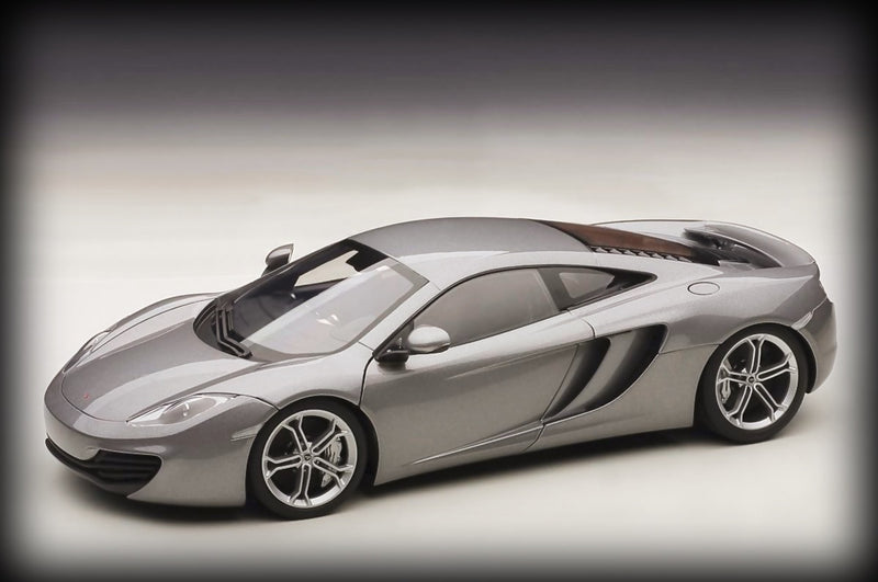 Laad de afbeelding in de Gallery-viewer, McLAREN MP4-12C AUTOart 1:18 (6782718476393)
