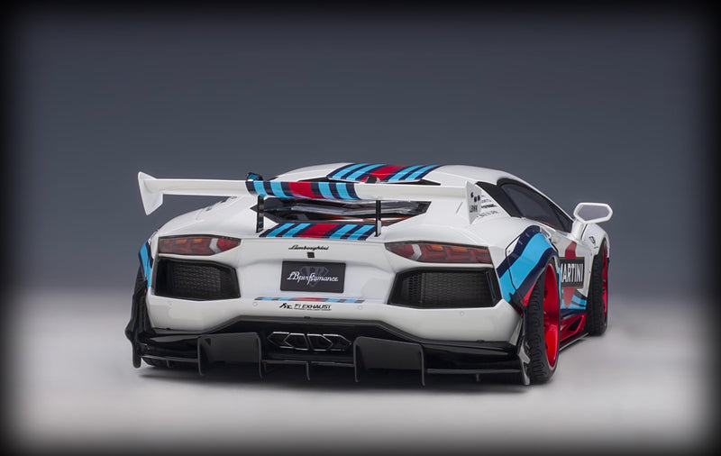 Laad de afbeelding in de Gallery-viewer, &lt;tc&gt;Lamborghini LIBERTY WALK LB-WORKS AVENTADOR (Martini-editie) AUTOart 1:18&lt;/tc&gt;
