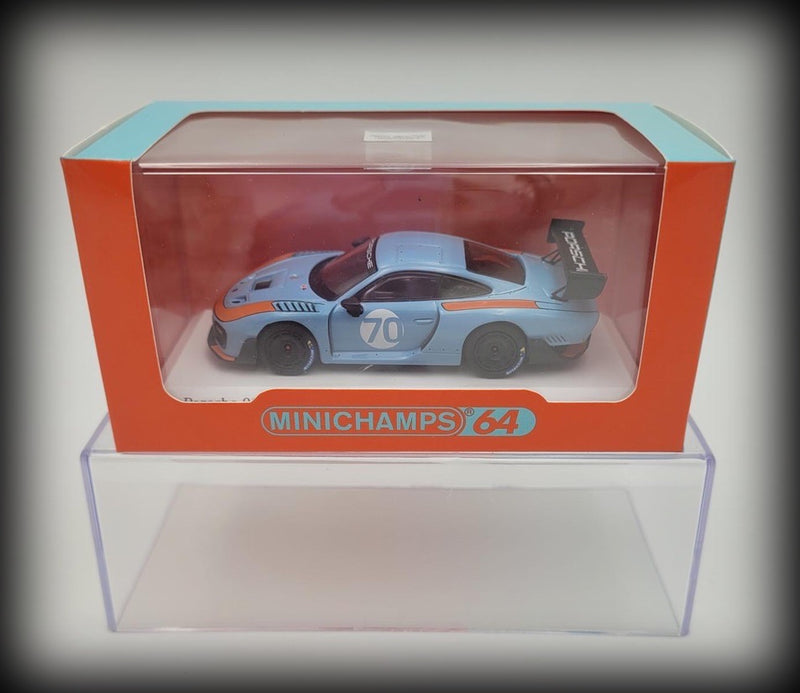 Laad de afbeelding in de Gallery-viewer, Porsche 935 Gulf Design MINICHAMPS 1:64
