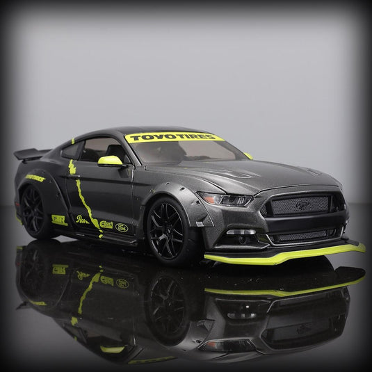 Ford Mustang GT 2015 MAISTO 1:18