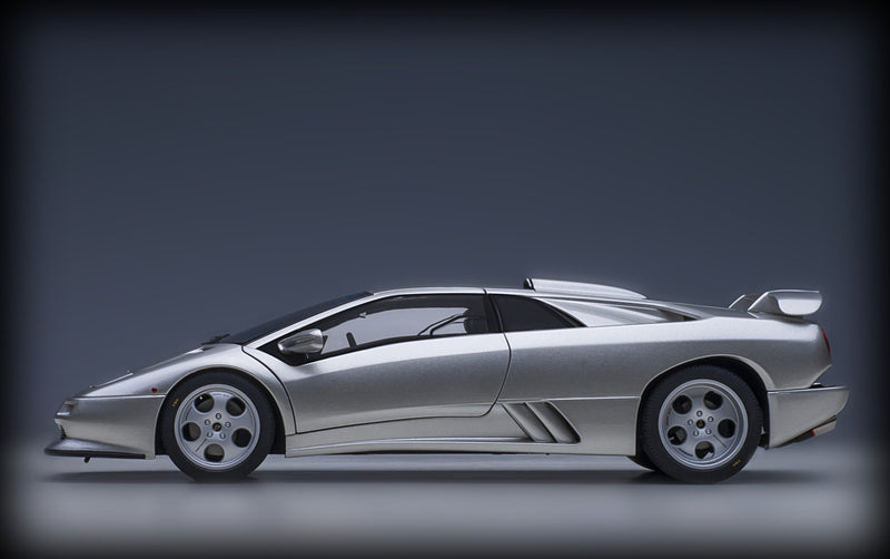 Laad de afbeelding in de Gallery-viewer, &lt;transcy&gt;Lamborghini DIABLO SE30 JOTA 1995 AUTOart 1:18&lt;/transcy&gt;
