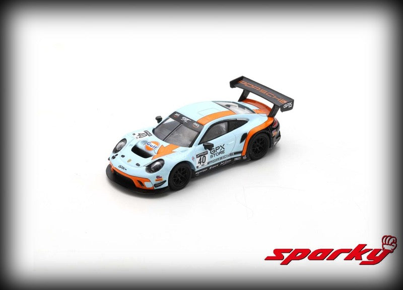 Laad de afbeelding in de Gallery-viewer, &lt;tc&gt;Porsche GT3 R GPX RACING Nr.40 SPARK 1:64&lt;/tc&gt;
