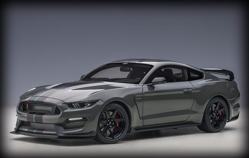 Chargez l&#39;image dans la visionneuse de la galerie, Ford SHELBY GT-350R 2017 AUTOart 1:18 (6810168393833)
