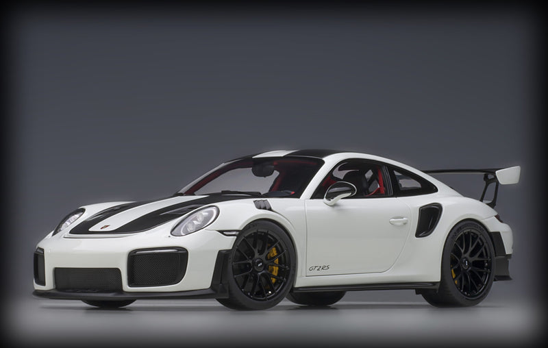 Load image into Gallery viewer, Porsche 911 (991.2) GT2 RS 2017 AUTOart 1:18
