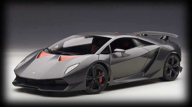 Laad de afbeelding in de Gallery-viewer, Lamborghini SESTO ELEMENTO 2010 AUTOart 1:18 (6782713299049)
