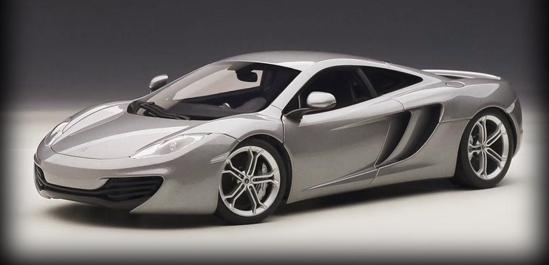 Laad de afbeelding in de Gallery-viewer, McLAREN MP4-12C AUTOart 1:18 (6782718476393)
