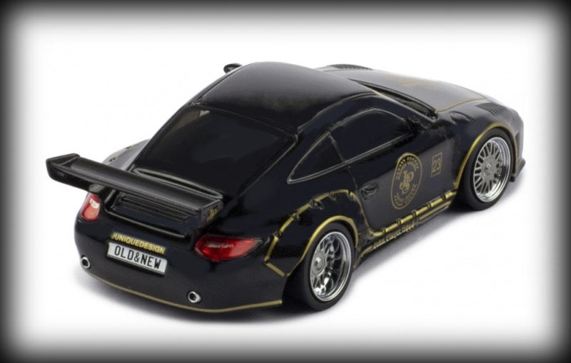 Laad de afbeelding in de Gallery-viewer, Porsche 911 OLD AND NEW 997 JOHN PLAYER SPECIAL IXO 1:43
