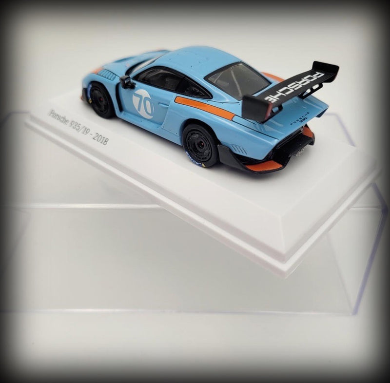 Chargez l&#39;image dans la visionneuse de la galerie, Porsche 935 Gulf Design MINICHAMPS 1:64
