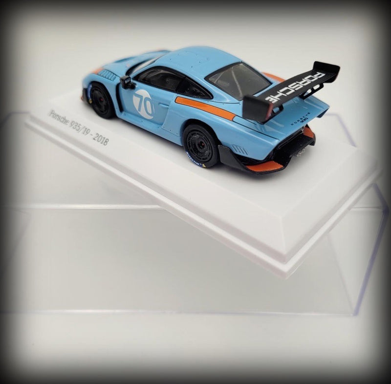 Laad de afbeelding in de Gallery-viewer, Porsche 935 Gulf Design MINICHAMPS 1:64
