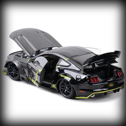 Ford Mustang GT 2015 MAISTO 1:18