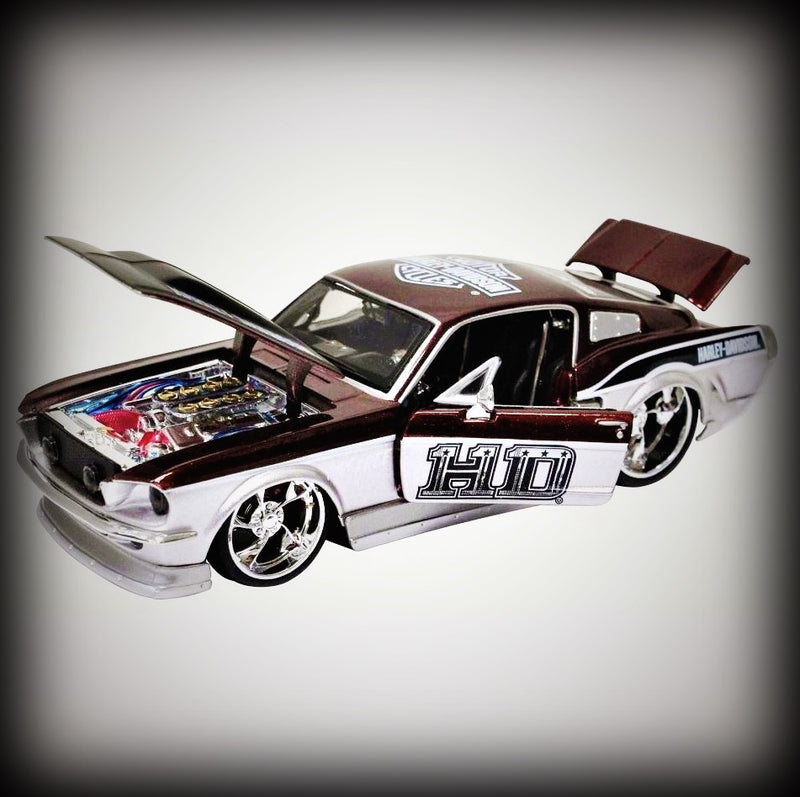 Load image into Gallery viewer, Ford MUSTANG GT 1967 HARLEY-DAVIDSON MAISTO 1:24 (6791303200873)
