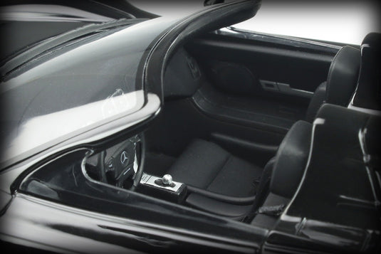 <tc>Mercedes Benz CLK-CLASS GTR ROADSTER 1998 GT SPIRIT 1:18</tc>