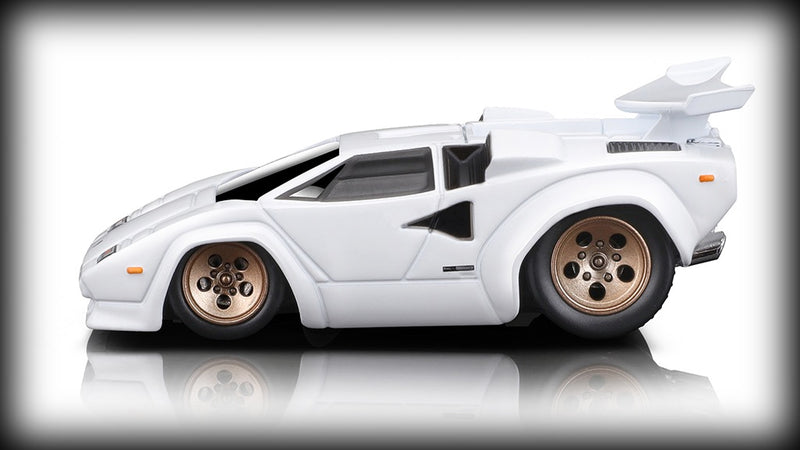 Laad de afbeelding in de Gallery-viewer, Lamborghini COUNTACH Nr.17 MAISTO 1:64 (6832058826857)
