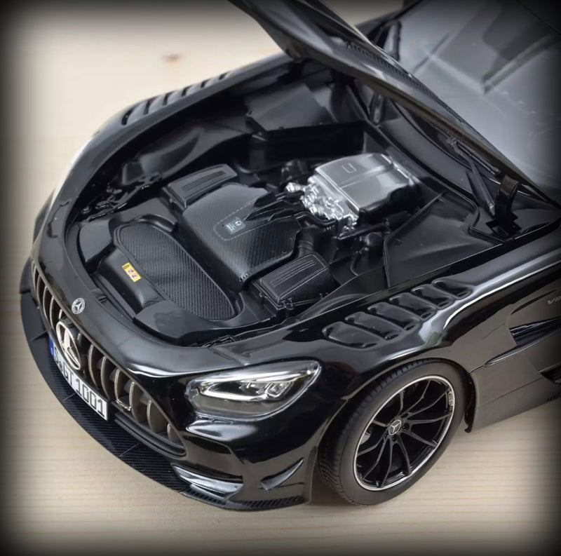 Laad de afbeelding in de Gallery-viewer, Mercedes Benz AMG GT BLACK SERIE 2021 NOREV 1:18
